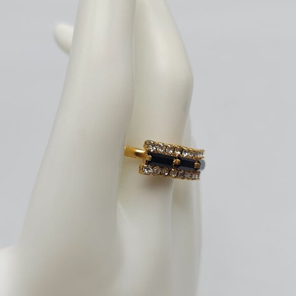 Gold Tone Ring With Black & Clear Crystal Rhinestones Vintage Cocktail - Picture 2 of 4